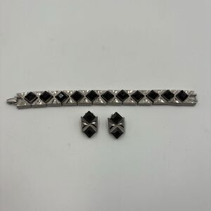 Womens Vintage Estate Chevron Silver Toned Onyx Bracelet With Clip On Earrings